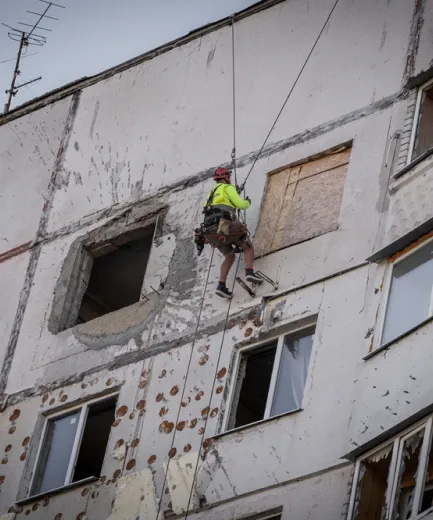 Extremwork Cordiste A Nantes Travaux De Maconnerie Extremwork Cordiste A Nantes Travaux De Maconnerie